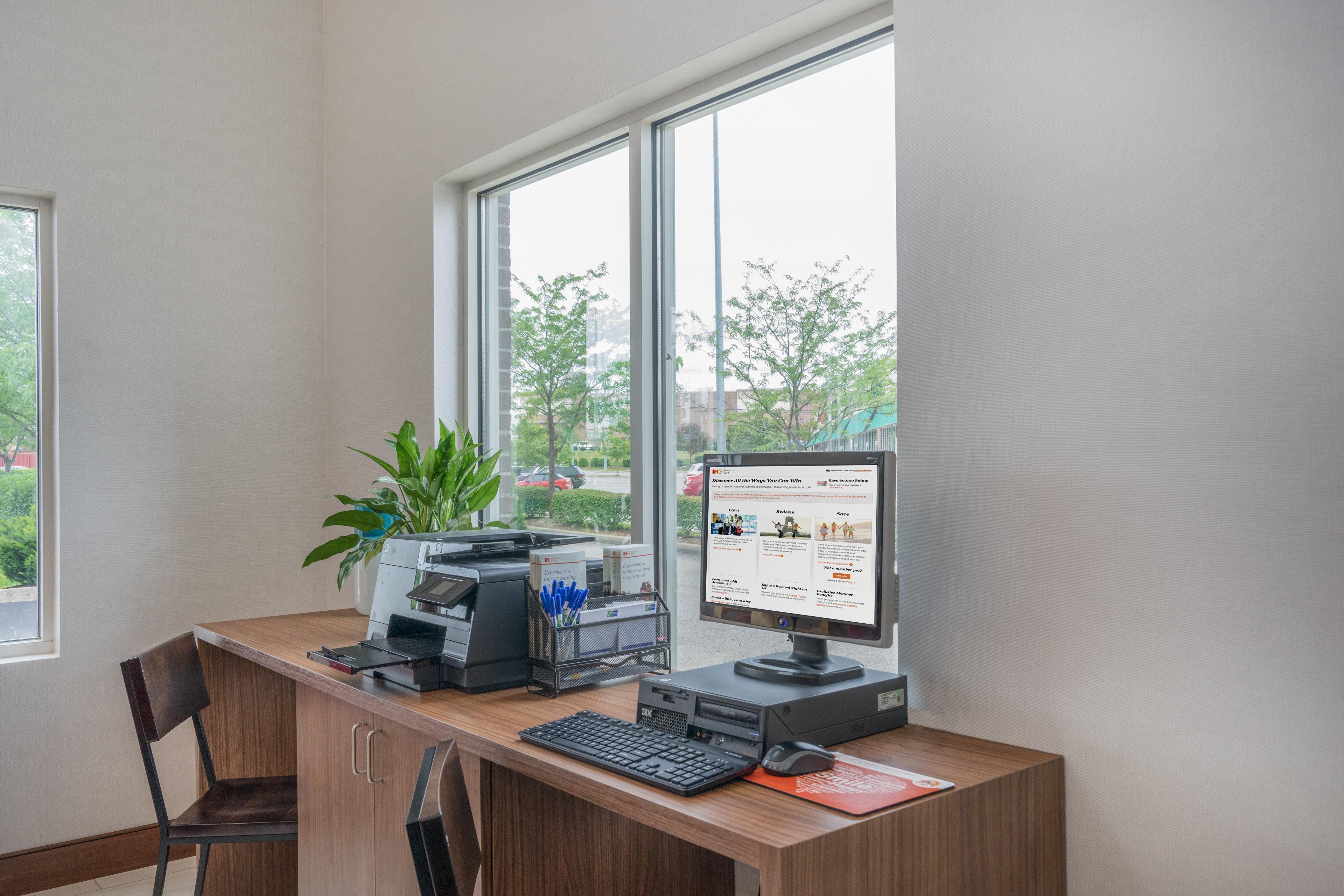 Holiday Inn Express Hotel & Suites Frankfort By Ihg Zewnętrze zdjęcie