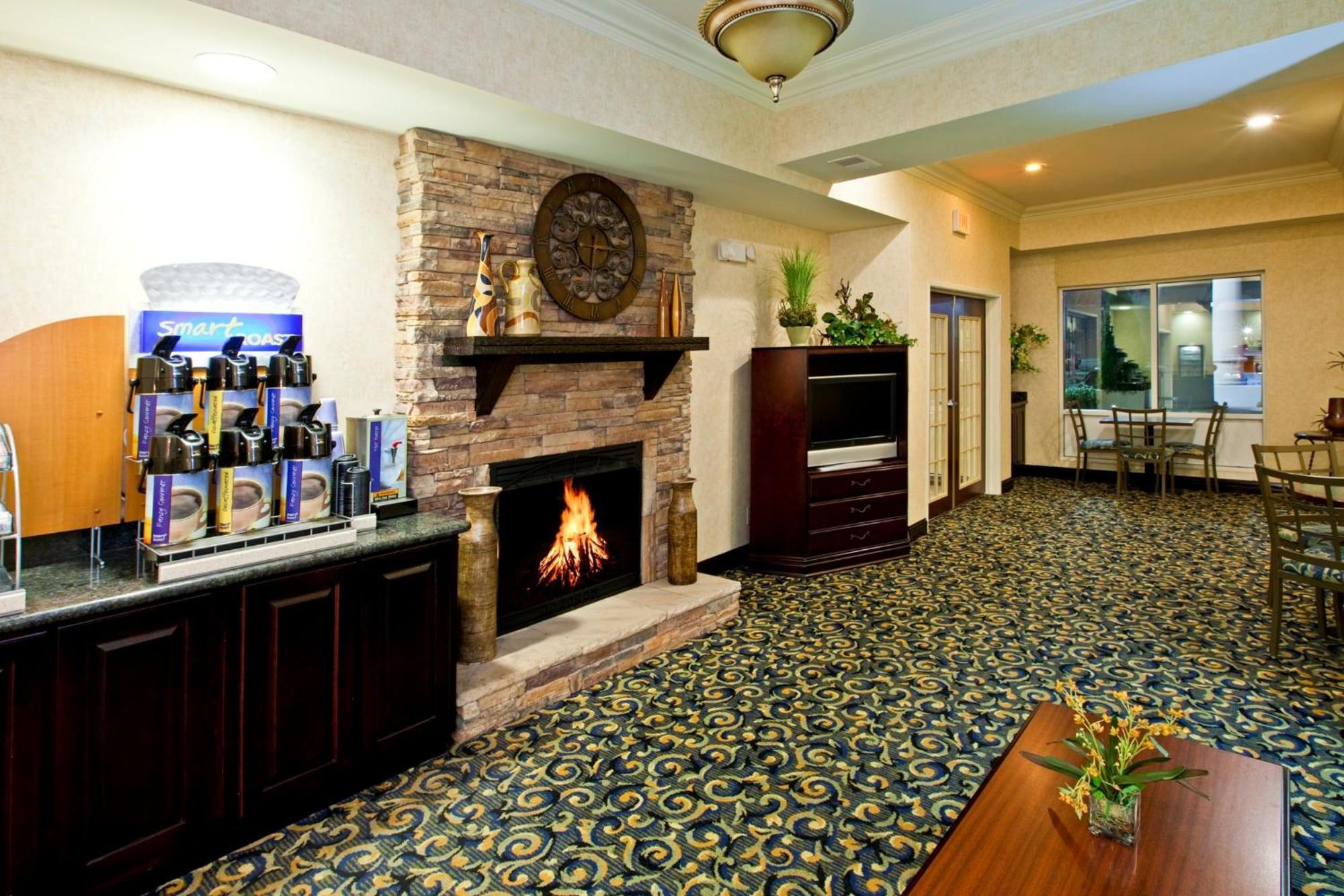 Holiday Inn Express Hotel & Suites Frankfort By Ihg Zewnętrze zdjęcie